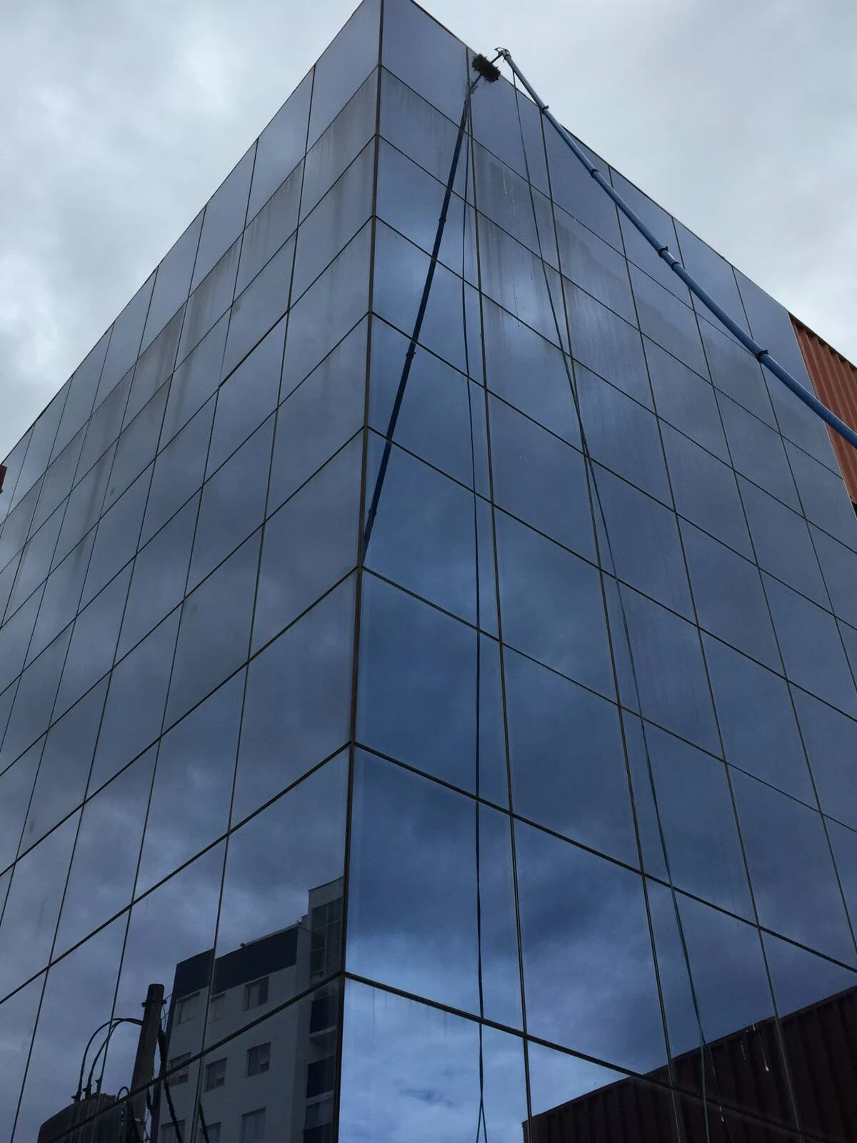 Limpeza em Fachadas e Vidros