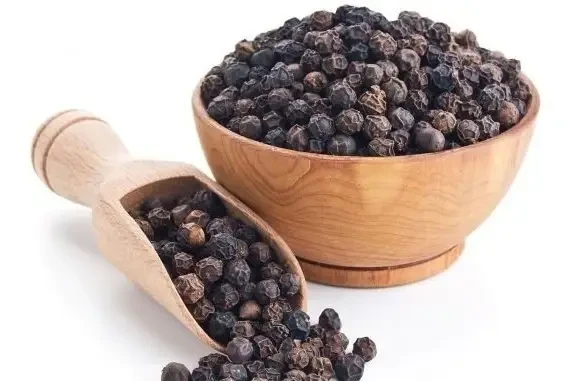 PIMENTA DO REINO PRETA EM GRÃO - Foto 1