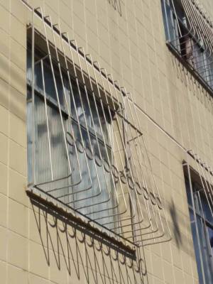 Grade modelo peito de pombo- com ornato - Foto 1