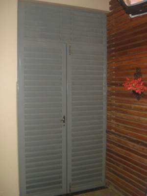 Porta em veneziana - Foto 1