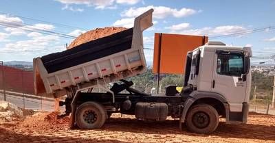 Caminhão Báscula - Foto 1