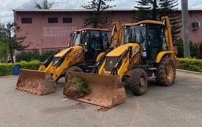 Retroescavadeira - Foto 1