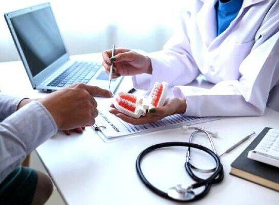 CIRURGIAS PLÁSTICAS REALIZADAS POR DENTISTAS: RISCOS, CONSEQUÊNCIAS E IMPORTÂNCIA DA PERÍCIA MÉDICA