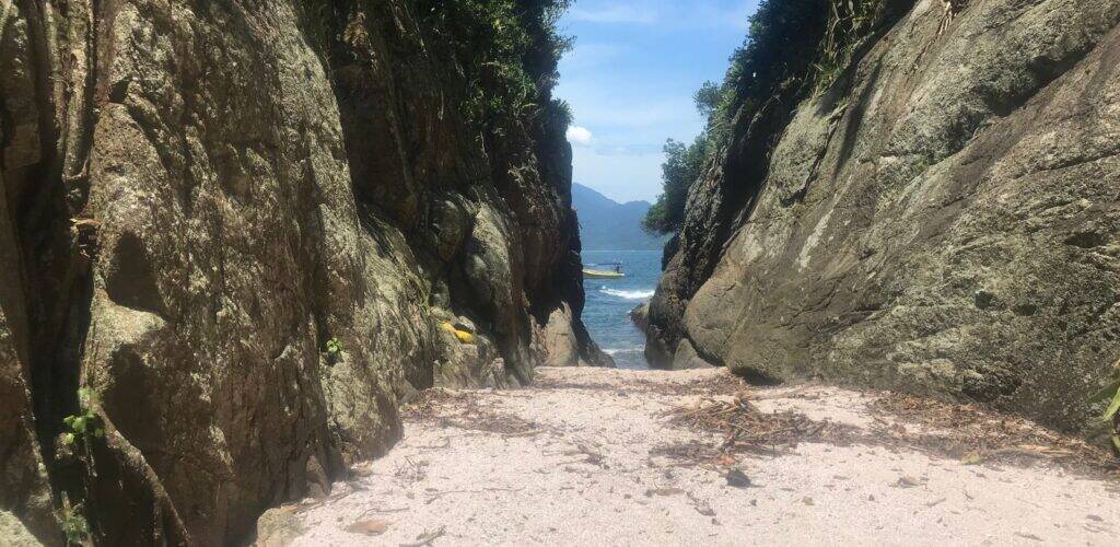 Passeio de Lancha ROTEIRO ILHA ANCHIETA10 praias - Foto 5