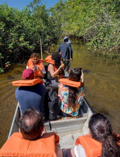 Trilha Fluvial Passeio de Bote - Foto 1