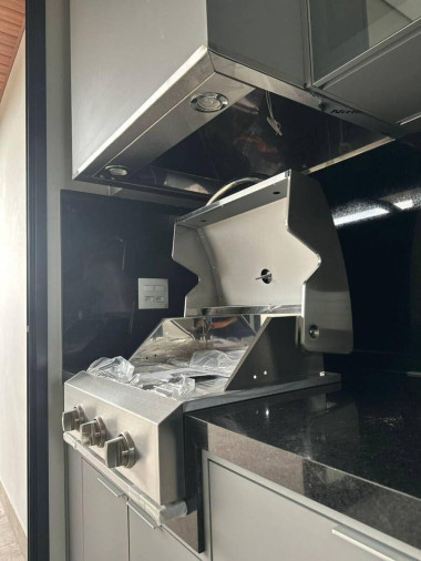 Coifa Piramidal Embutida com Churrasqueira a Gás - Foto 1