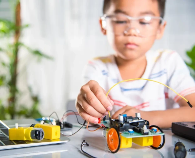 Curso de Robótica e Computação - Foto 1