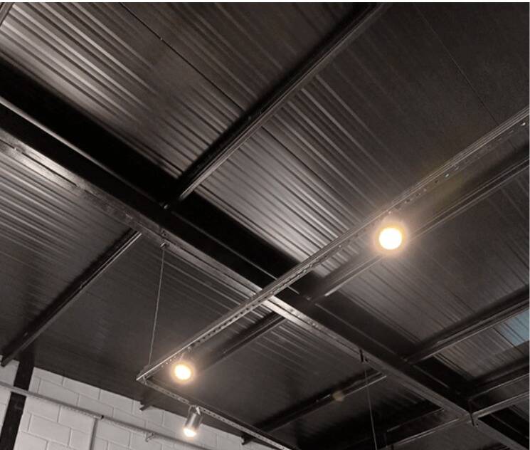 Isotelha Colonial Marfim com Forro Preto - Foto 8