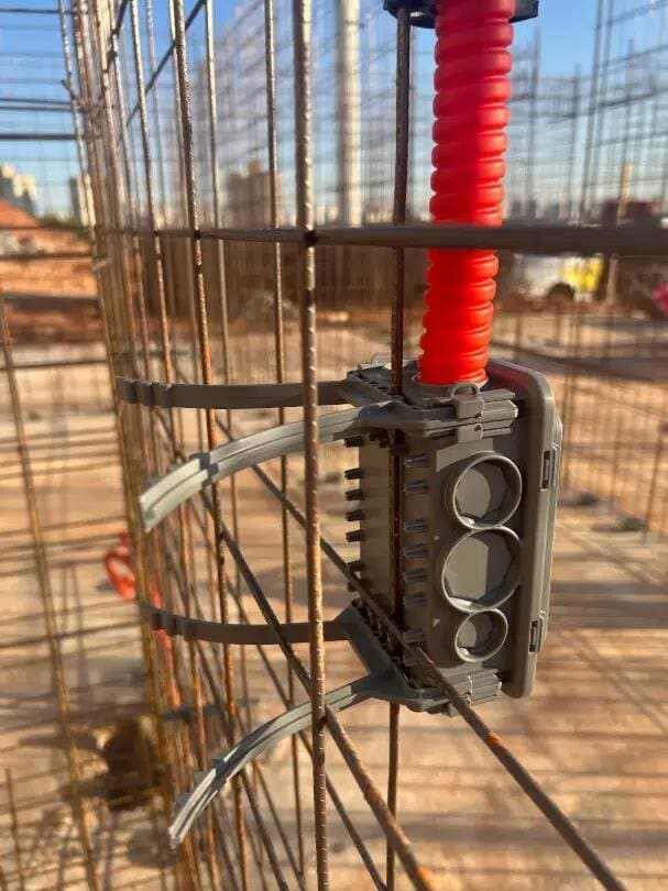 Caixa de Passagem 4x2 para Instalação Elétrica em Parede de Concreto ...