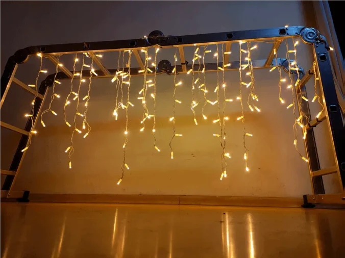 CASCATA BLINDADA 320 LEDS COM ESTRINHOS BRANCO FRI - Foto 1