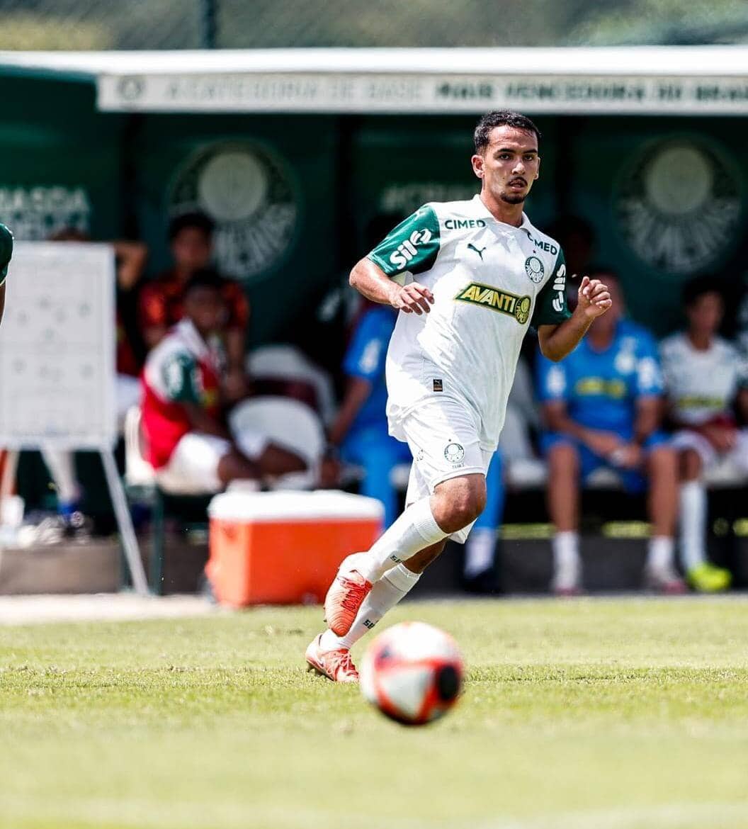 Ian Brito faz sua estréia oficial com a camisa do Palmeiras na vitória contra o Guarani!