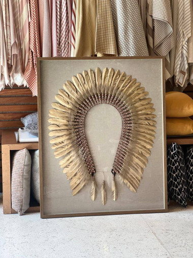 Quadro Cocar Dourado. 110x90 cm. R$ 2.490,00. - Foto 1