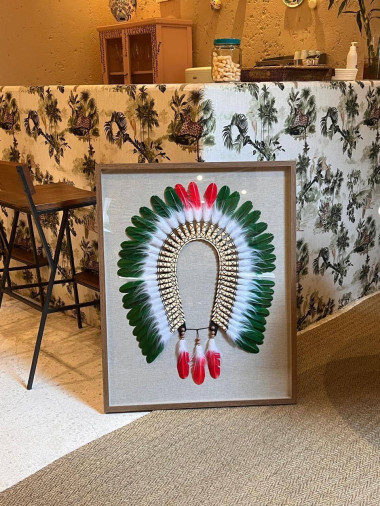 Quadro Cocar Verde/vermelho. 85x70cm. R$ 1.890,00. - Foto 1