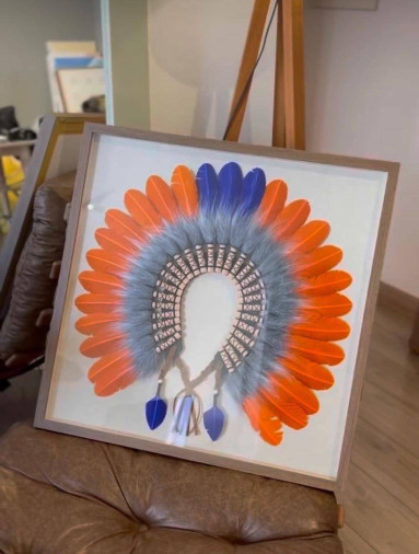 Quadro de Cocar Laranja. 65x65 cm. R$ 1.590,00. - Foto 1