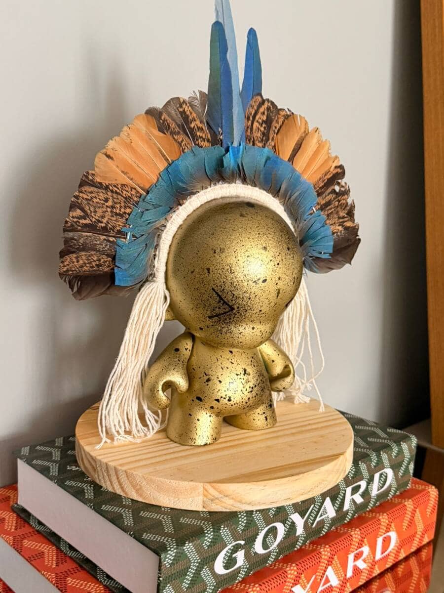 Toy Cacique com Cocar - dourado - Foto 1