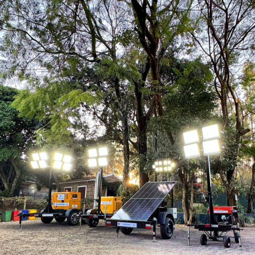 TORRE DE ILUMINAÇÃO A DIESEL E SOLAR - Foto 1