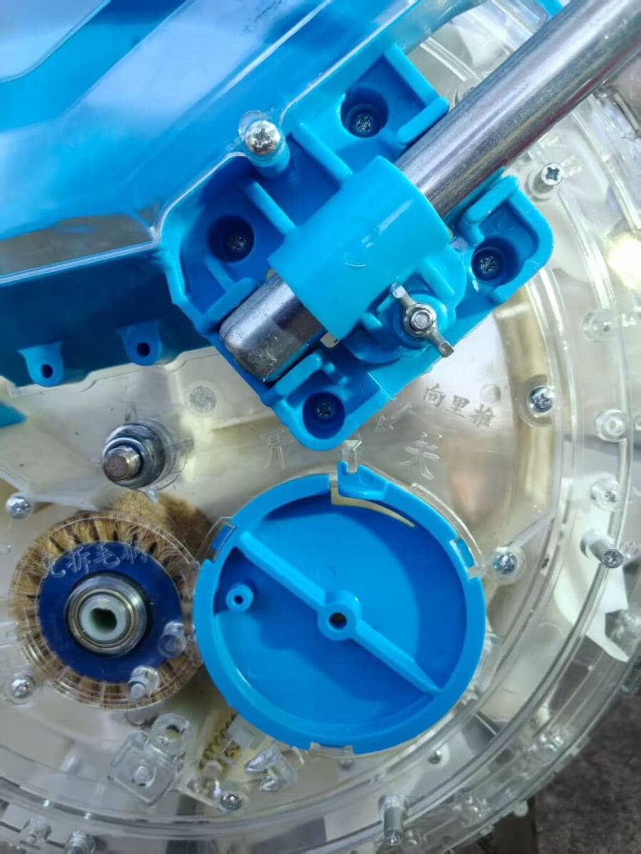 Plantadeira Adubadeira de Empurrar - Foto 6