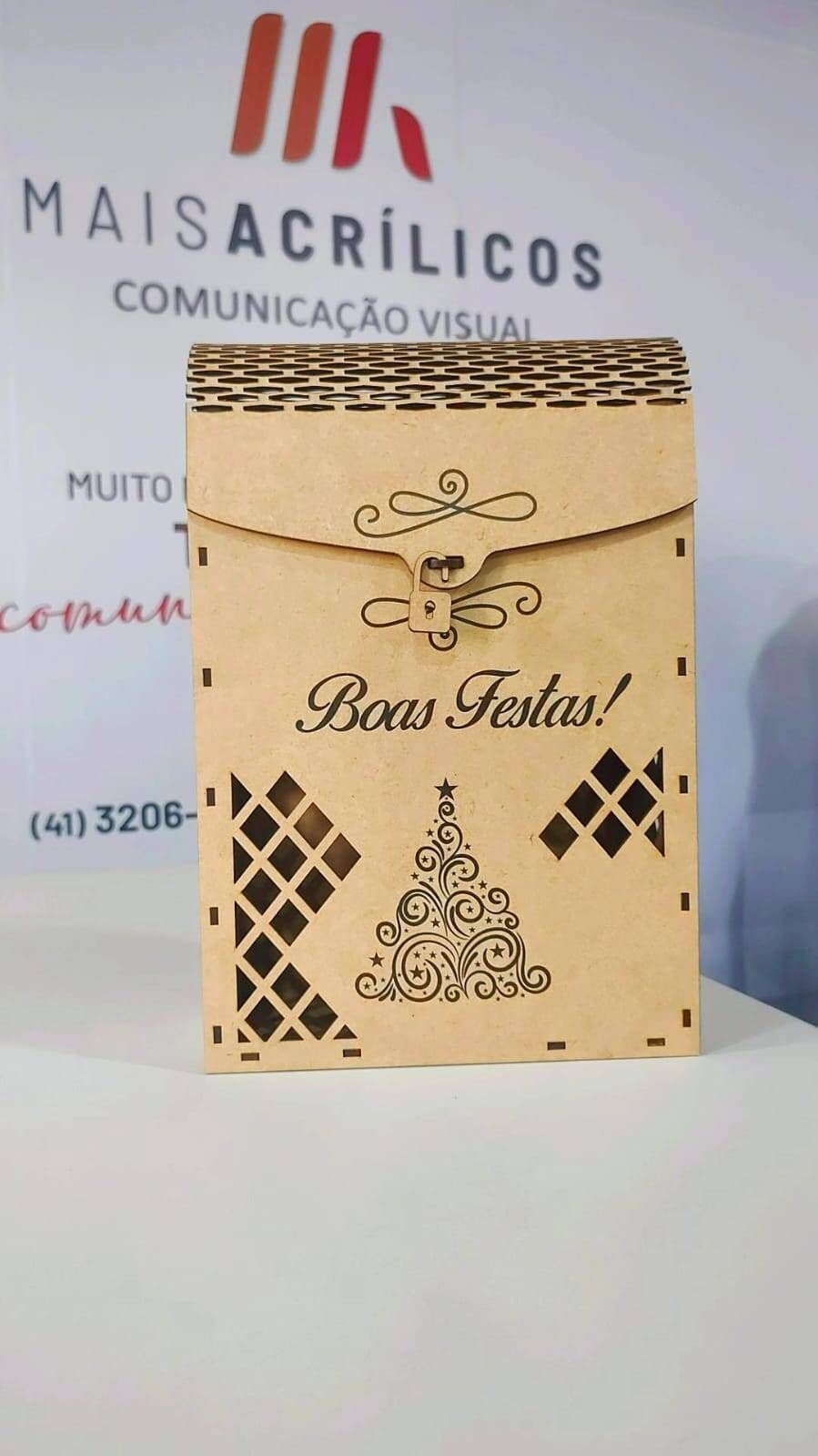O que dá mais lucro: MDF personalizado ou acrílico? Guia para revendedores