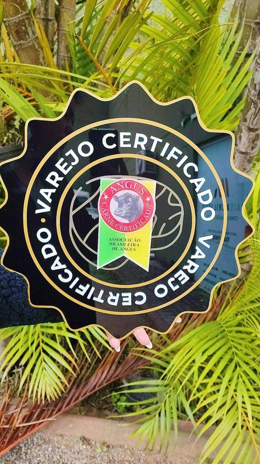 Quanto custa uma placa em acrílico em 2026? Guia completo de preços!
