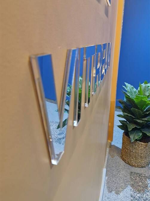 Logo em Acrílico - Foto 1