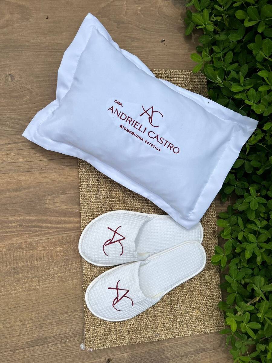 Almofada Retangular Bordada <br> - Foto 2