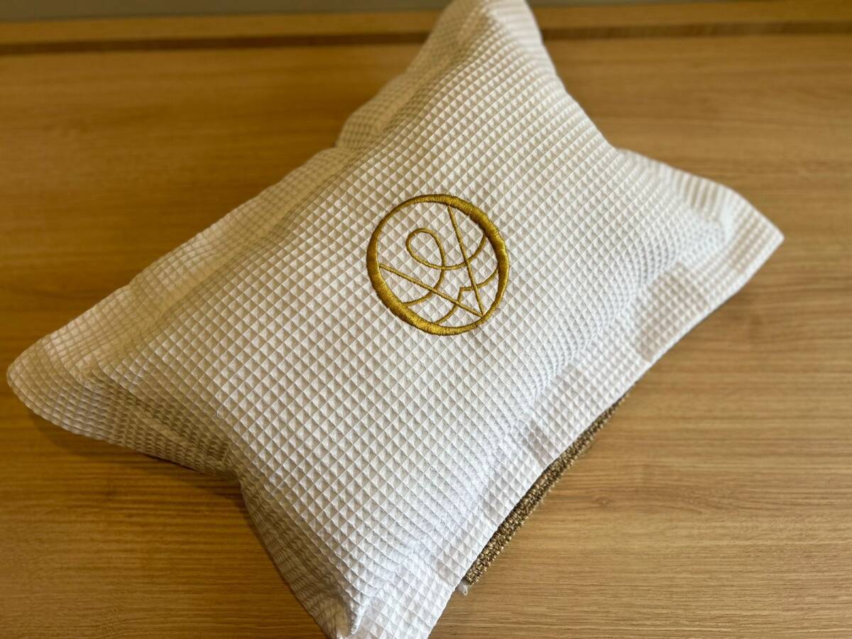 Almofada Retangular Bordada <br> - Foto 1