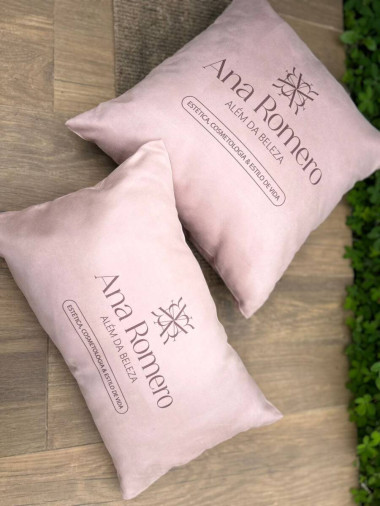 Almofada retangular ou quadrada estampada em suede - Foto 1