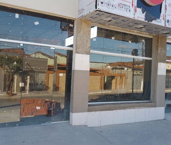 Portas e janelas em vidros temperados - Foto 1