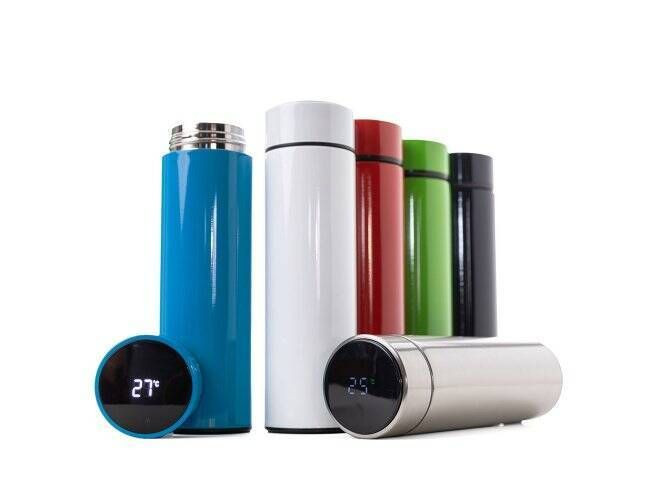 Caixa com 75 Garrafas Térmicas LED - Foto 1