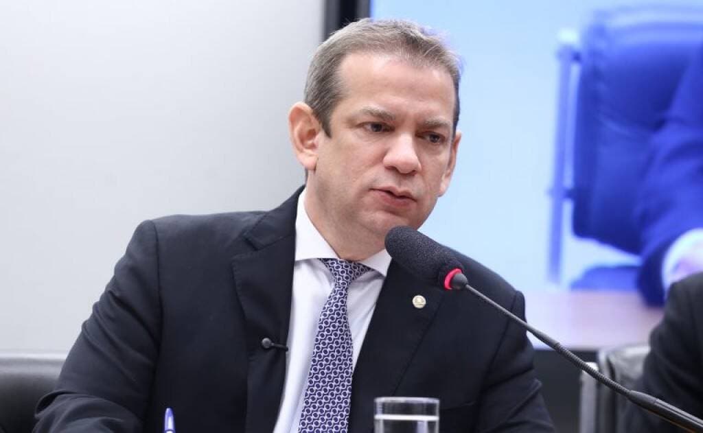 Comissão aprova proposta de isenção do Imposto de Renda a idoso com comorbidades