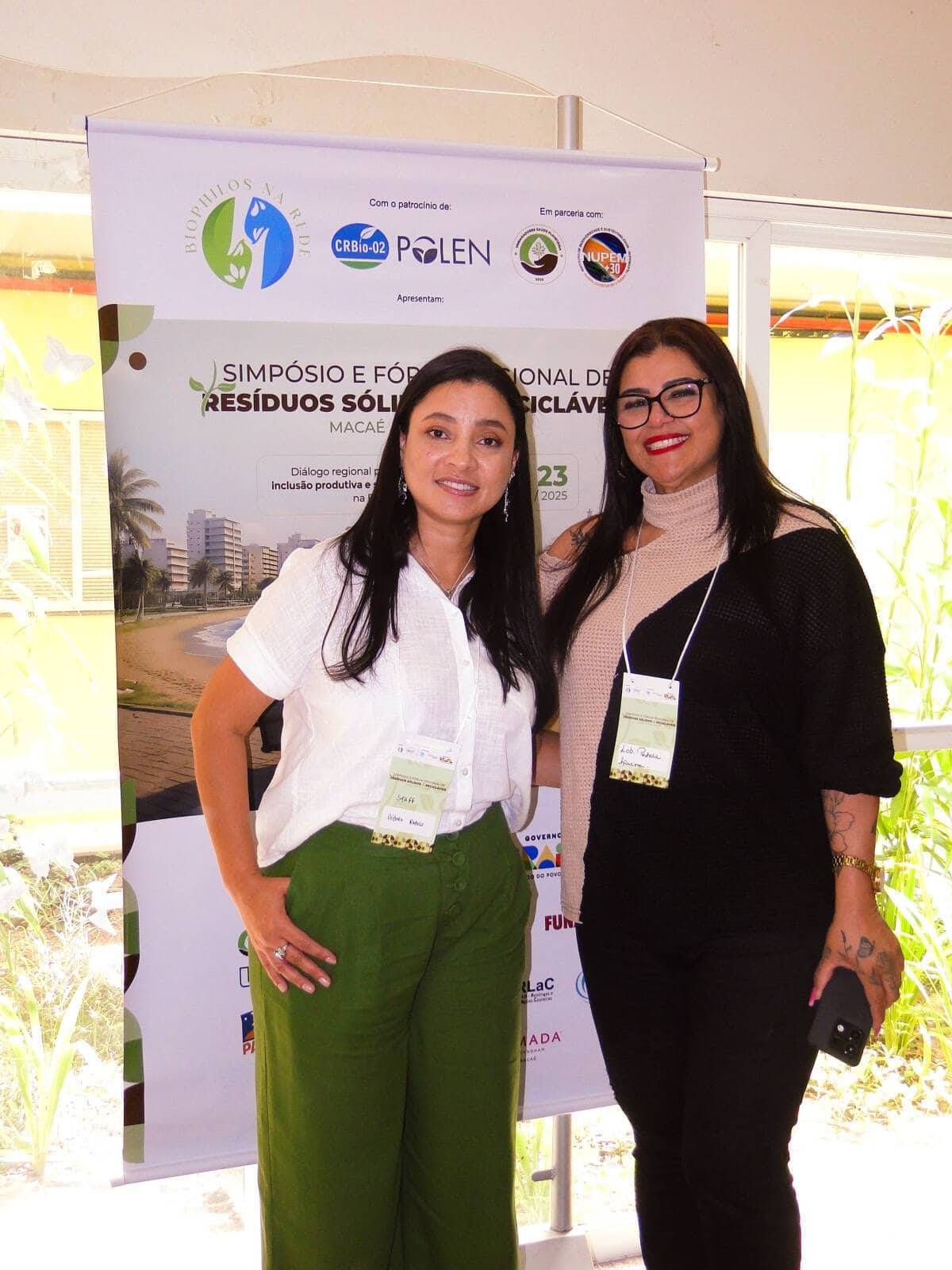 Luciana Microbilogista - Laboratorio Pedrosa