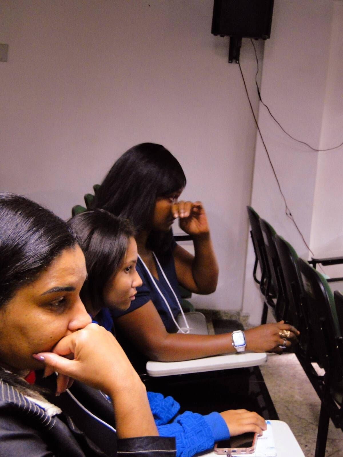 Thais e Ana - Reciostra