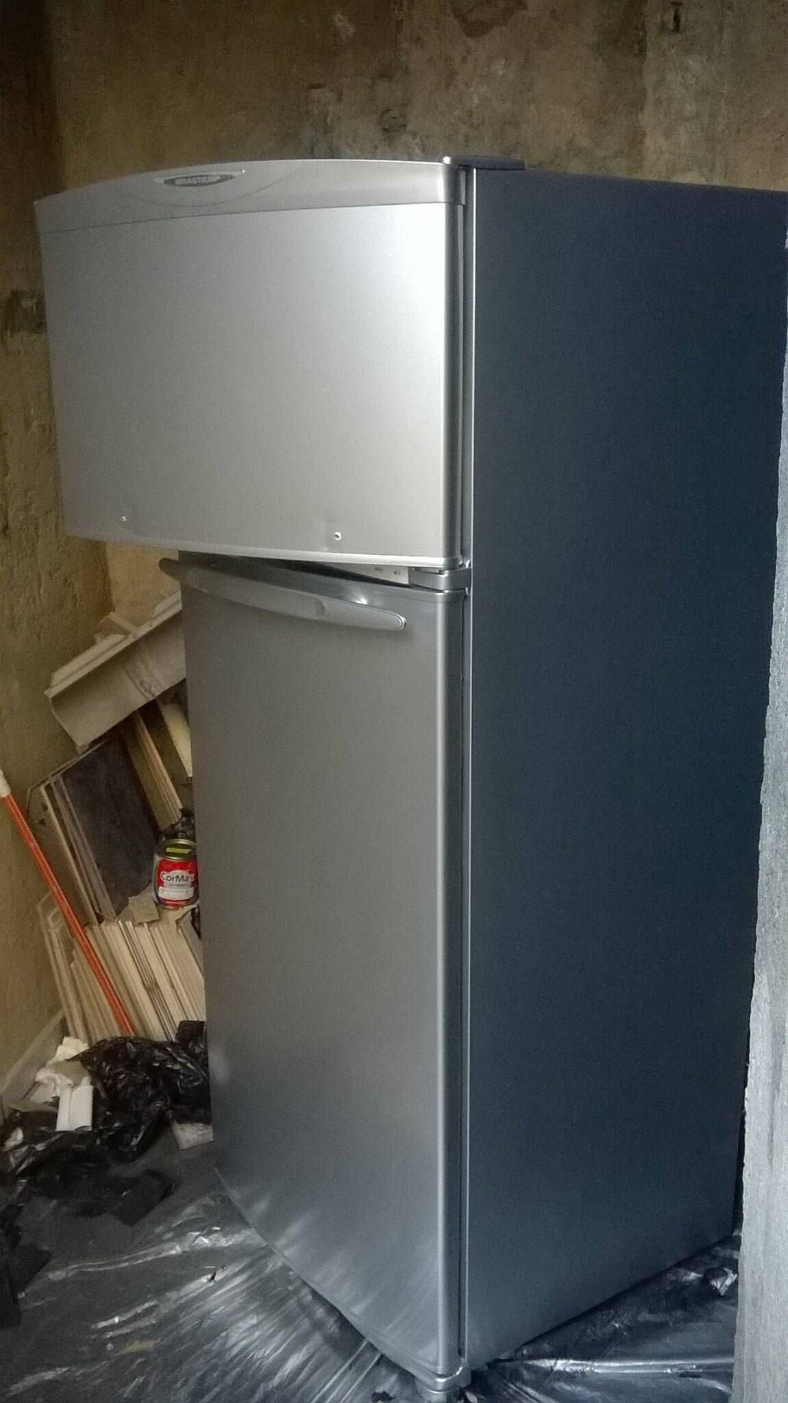 Pintura imitando o inox