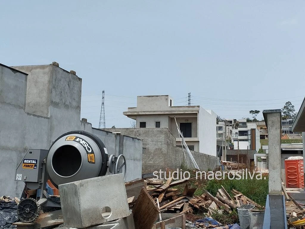 Obra no condominio árua.