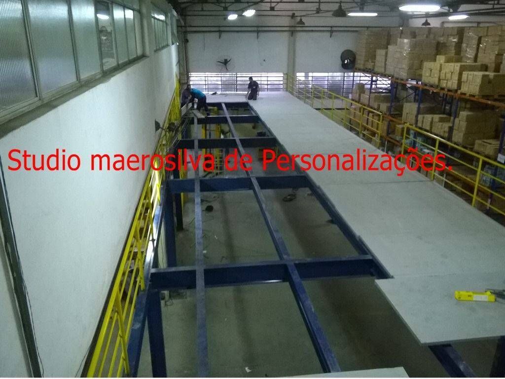 Pintura de extrutura metálica em importadora.