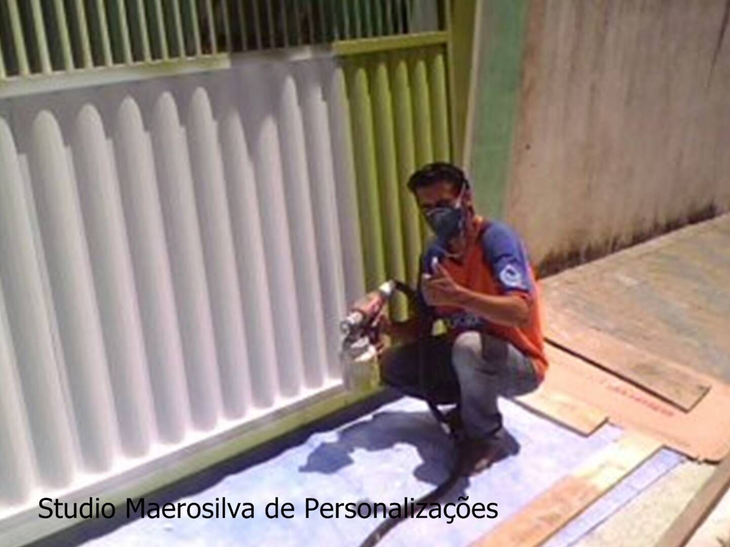 Pintura de portão de residencia.