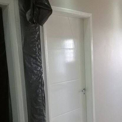 Laqueação de porta residência.