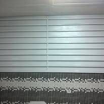 Painel de madeira laqueado