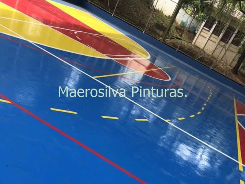 Re pintura de quadra.