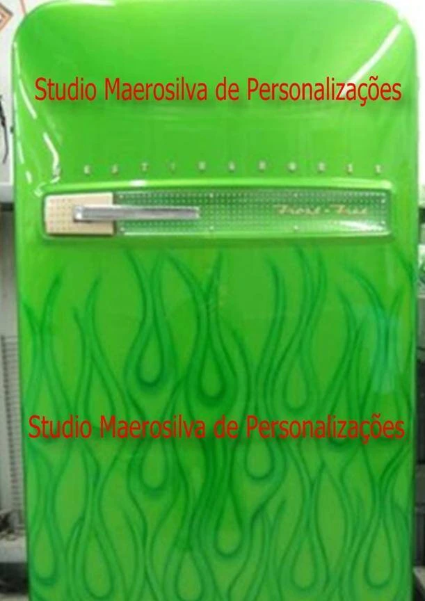 Geladeira americana customizada.