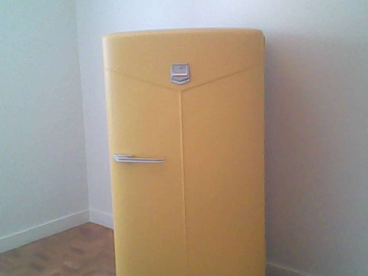 Geladeira hotpoint americana.