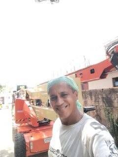 Maerosilva ao lado de maquina á ser restaurad