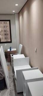 Laqueação de móveis.