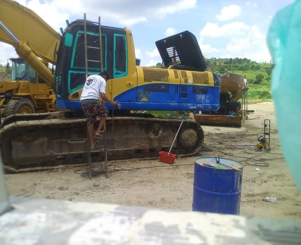 Pintura de Escavadeiras - Foto 3