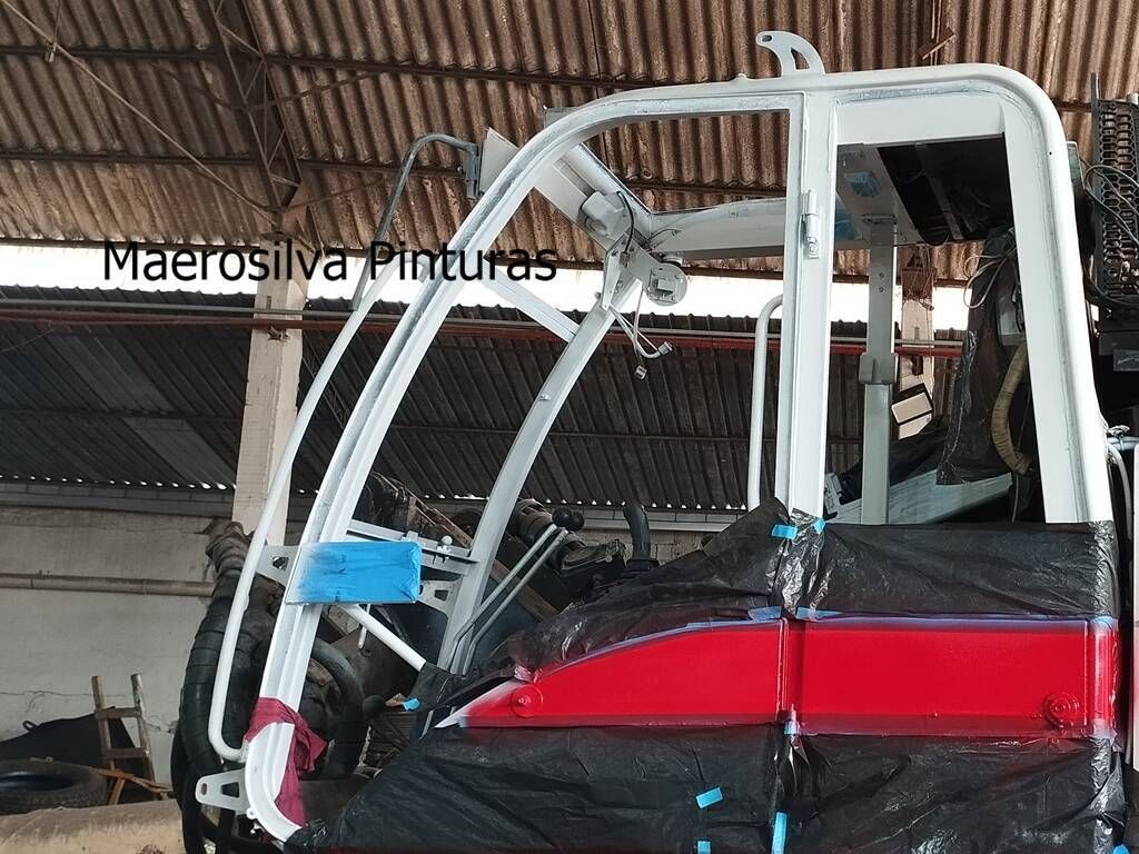 Perfuratriz sendo restaurada