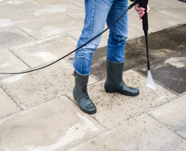 Limpeza com Hidrojato em Pátio - Foto 1