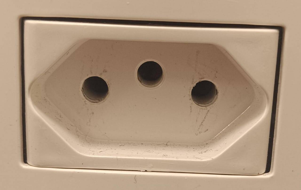 Tipos de Tomadas: Qual a Ideal para a Sua Instalação Elétrica?