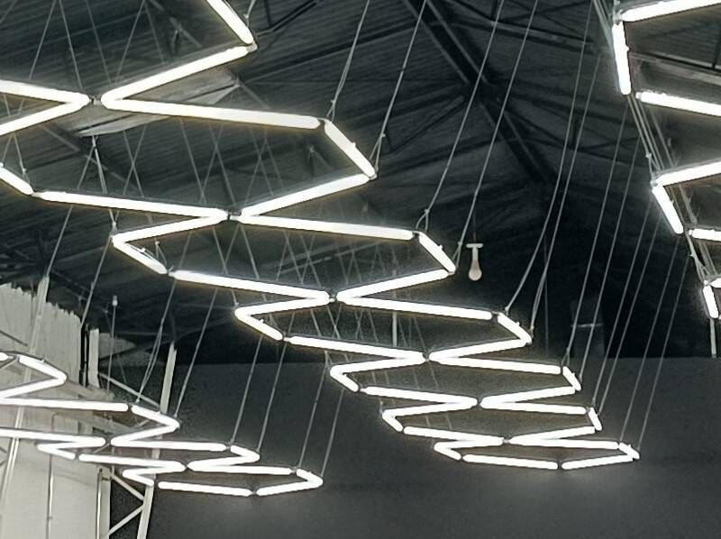 ILUMINAÇÃO SUSPENSA