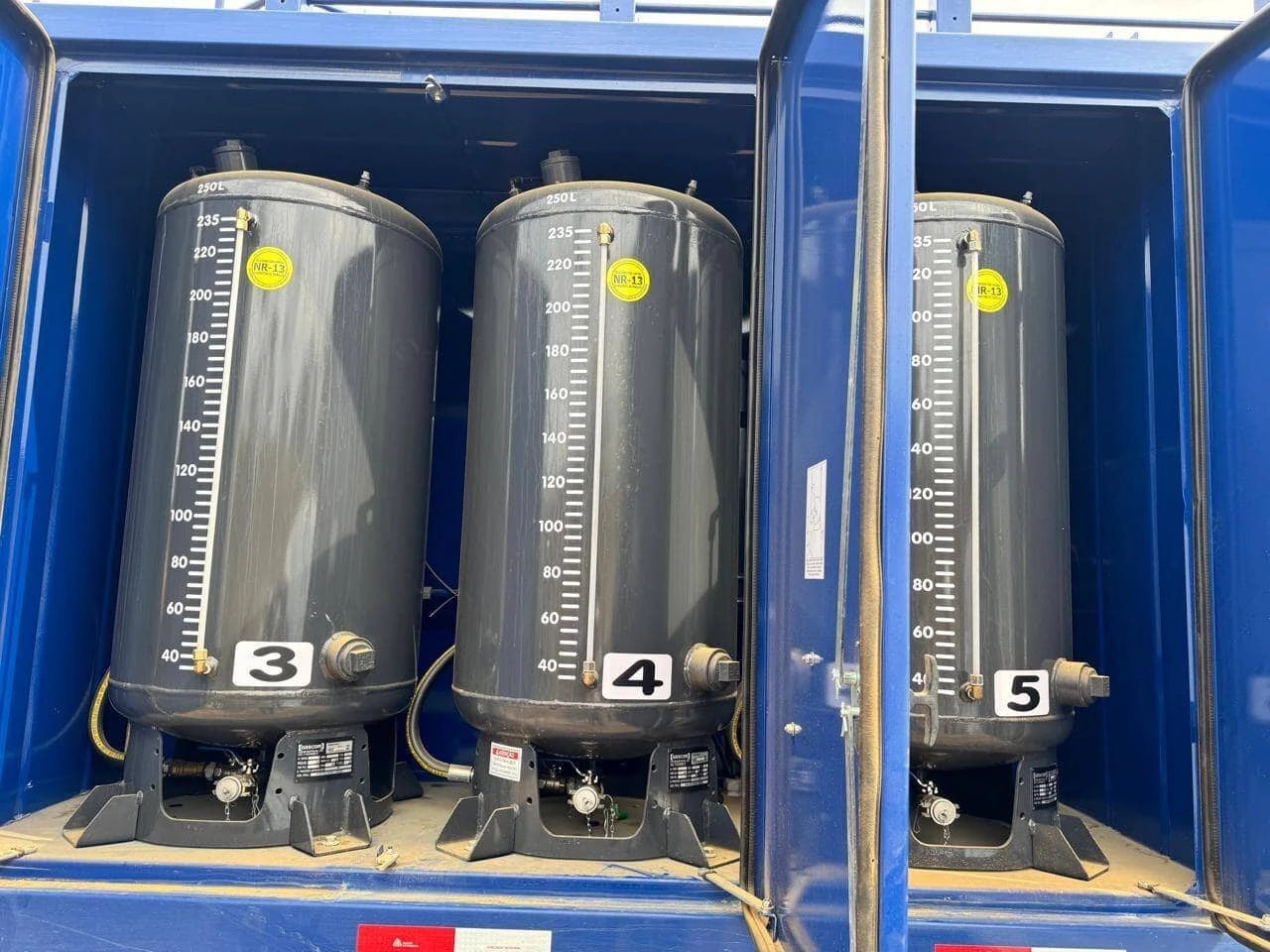 Tanques de armazenamento - caminhão comboio