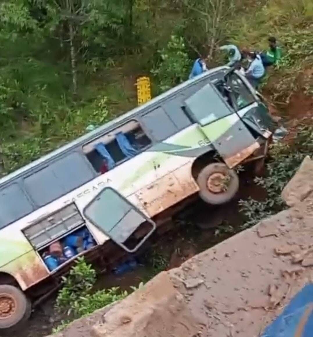 Acidente grave envolvendo ônibus na Pontinha do Cocho, MS.